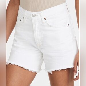 AGOLDE Parker long shorts in color panna cotta